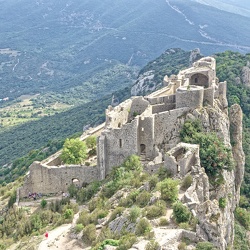 Chateaux Cathares : Peyrepertuse et Queribus