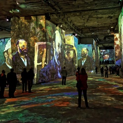 2110 Cezanne aux Carrières de Lumières